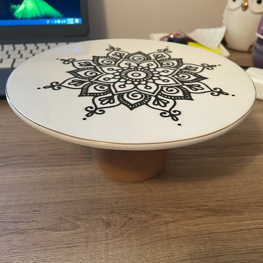 Cake stand with a Mandela